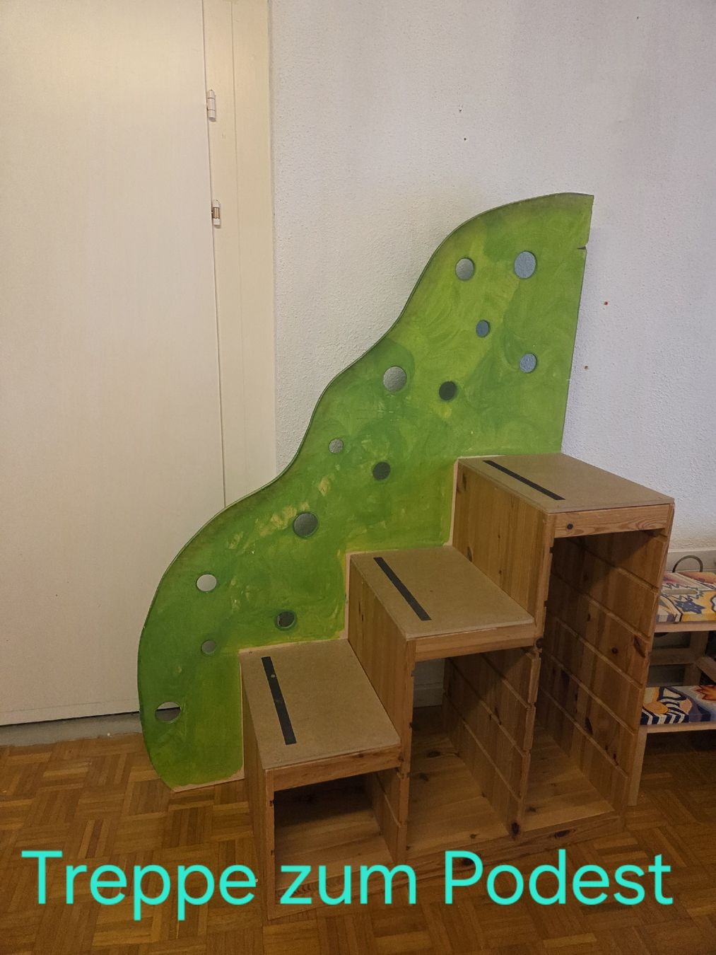 Autres décorations & accessoires: Spielpodest – D'occasion à Oberrieden par Naklesu71 1