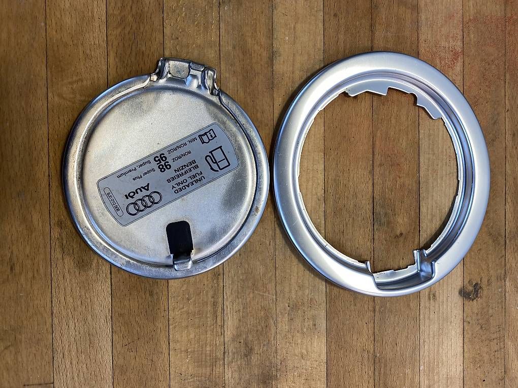 Tutti pezzi di ricambio auto: TT RS 8j Tankdeckel original – Usato da Strengelbach venduto da Alan030 1