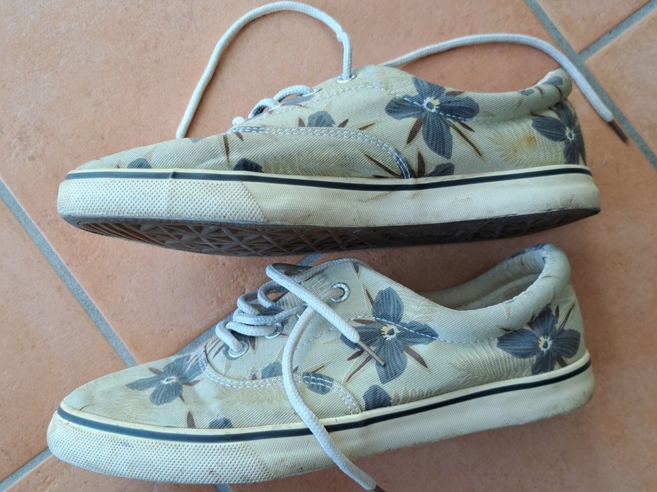 Scarpe da donna: Sneaker Gr. 39, Venice – Usato da Riehen venduto da Chimpara 1