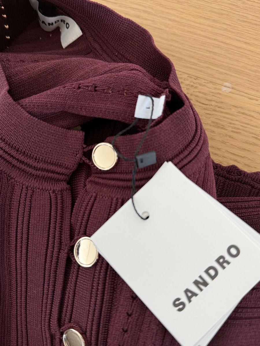 Sandro Top: Sandro Strickweste Aubergine Grösse 1 NEU – Nuovo e nell'imballaggio originale da Neuhausen am Rheinfall venduto da stundgirl 2