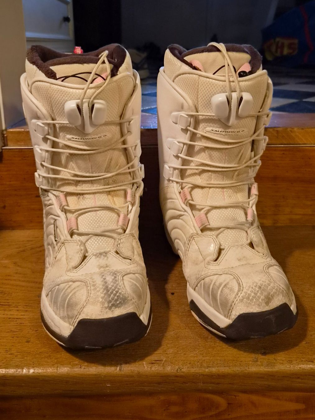 Salomon Damenschuhe: Salomon Snowboardschuhe Gr.39 2/3 – Gebraucht aus Oberrieden von Raja011