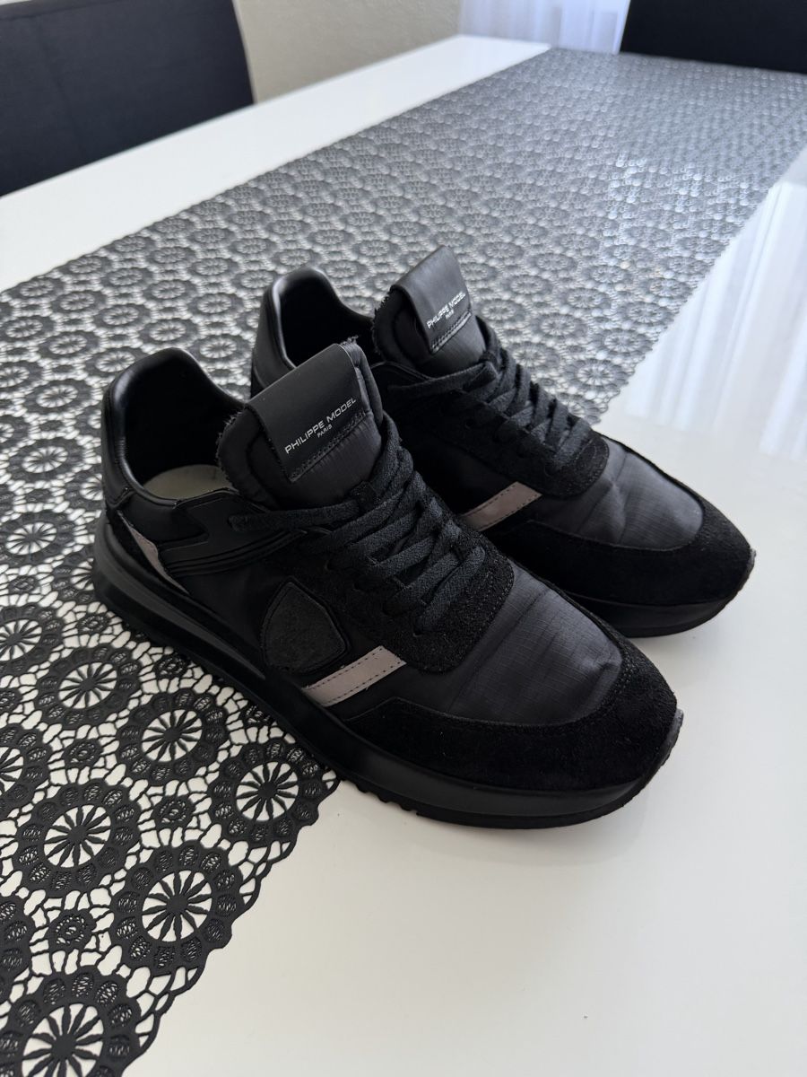 Herrenschuhe: Philippe Model Sneaker Grösse 41 schwarz Leder Textil – Gebraucht aus Niederweningen von mer_ynv7
