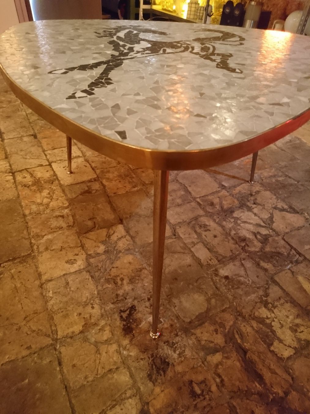 Tavoli: Exklusiver Couchtisch BERTHOLD MÜLLER. Mosaik, Messing. 1950 – Usato da Zürich venduto da Rst7 2