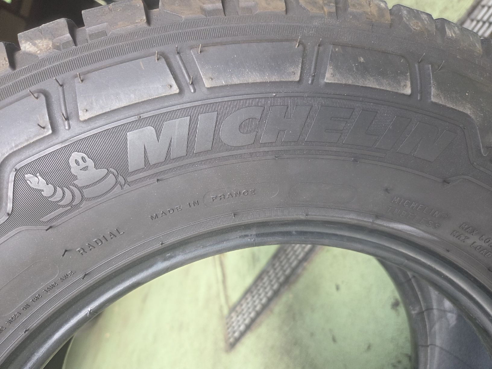 Pneus & Kompletträder: 2x michelin 275/65R16C – Gebraucht aus Solothurn von LYRELA 1