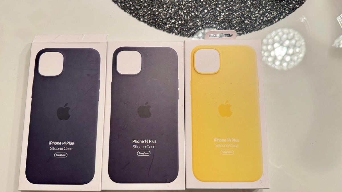 Apple Cover & Protezioni schermo: iPhone 14 Plus: Silikon Cases - Neu! 📱 – Nuovo e nell'imballaggio originale da Basel venduto da yas_q82c