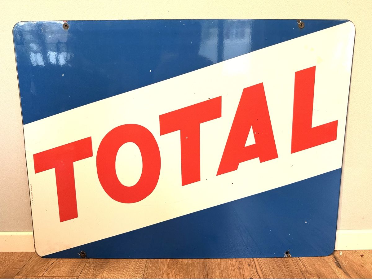 Schilder: Total Benzin Emailschild Doppelseitig 1960 – Gebraucht aus Nidau von Nintschgu 1
