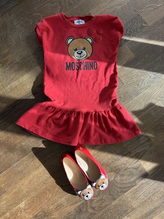 Moschino Set-Kleid Gr.110 & Ballerinas Gr.30 mit Teddy-Traum