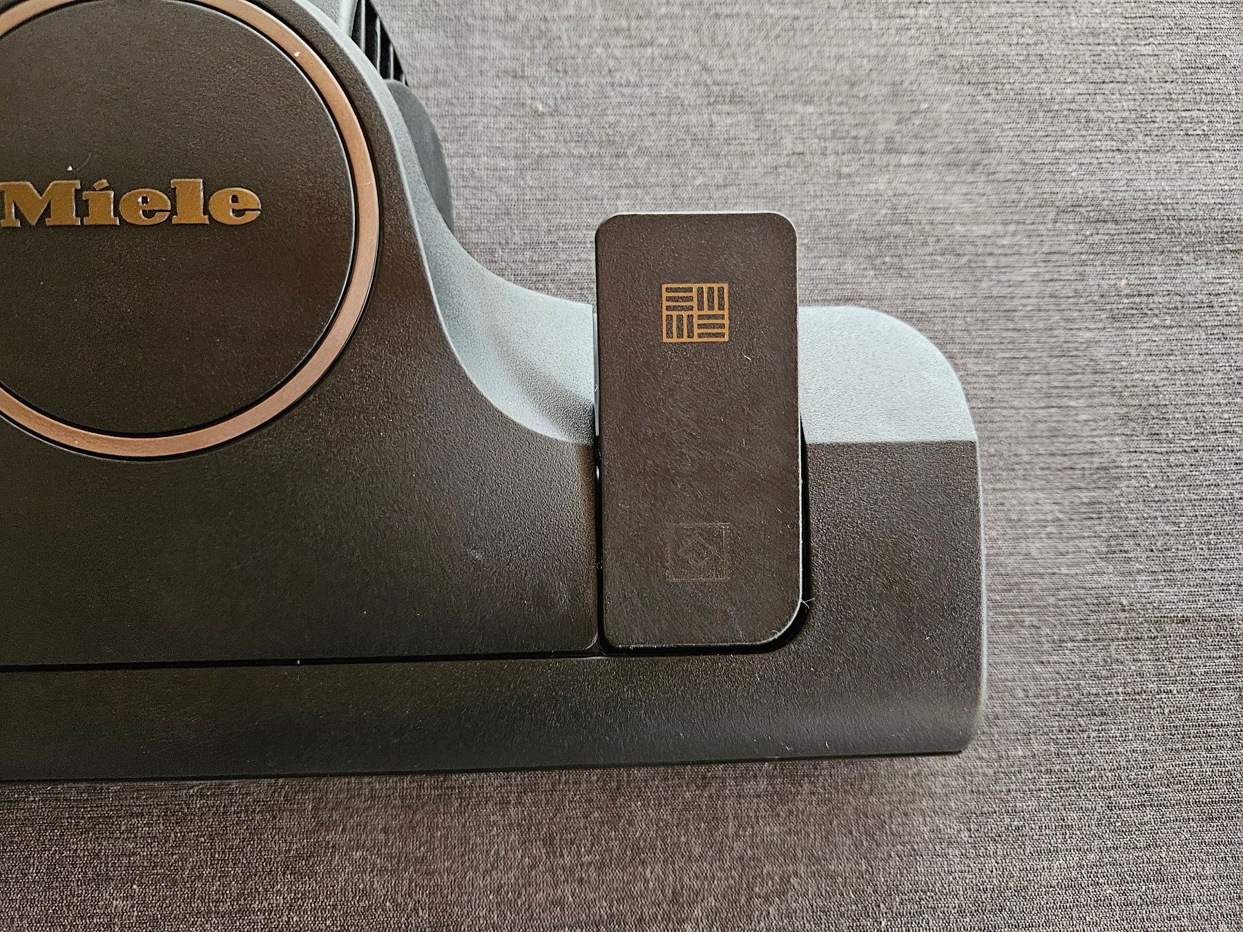 Miele Aspirapolveri & Accessori: All TeQ Miele Bodendüse – Nuovo (secondo la descrizione) da Gontenschwil venduto da regentag 1