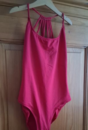 Badeanzug pink Gr. 34 B-Cup mit Trägerrücken NEU