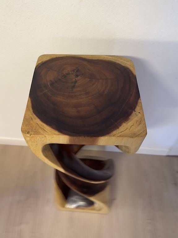 Hocker: Barhocker / Blumenständer/ Kunstobjekt – Gebraucht aus Dietikon von tob_hl68 1