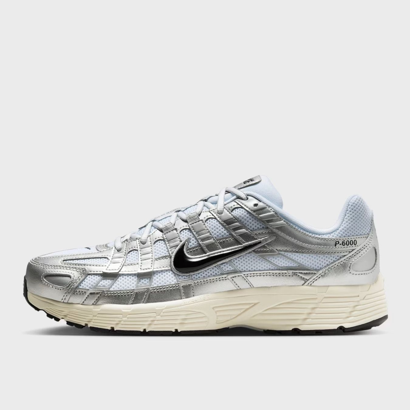 Nike Herrenschuhe: Nike P-6000 silber/weiss Grösse 43 – Neu (gemäss Beschreibung) aus Opfikon von Perlentaucher73