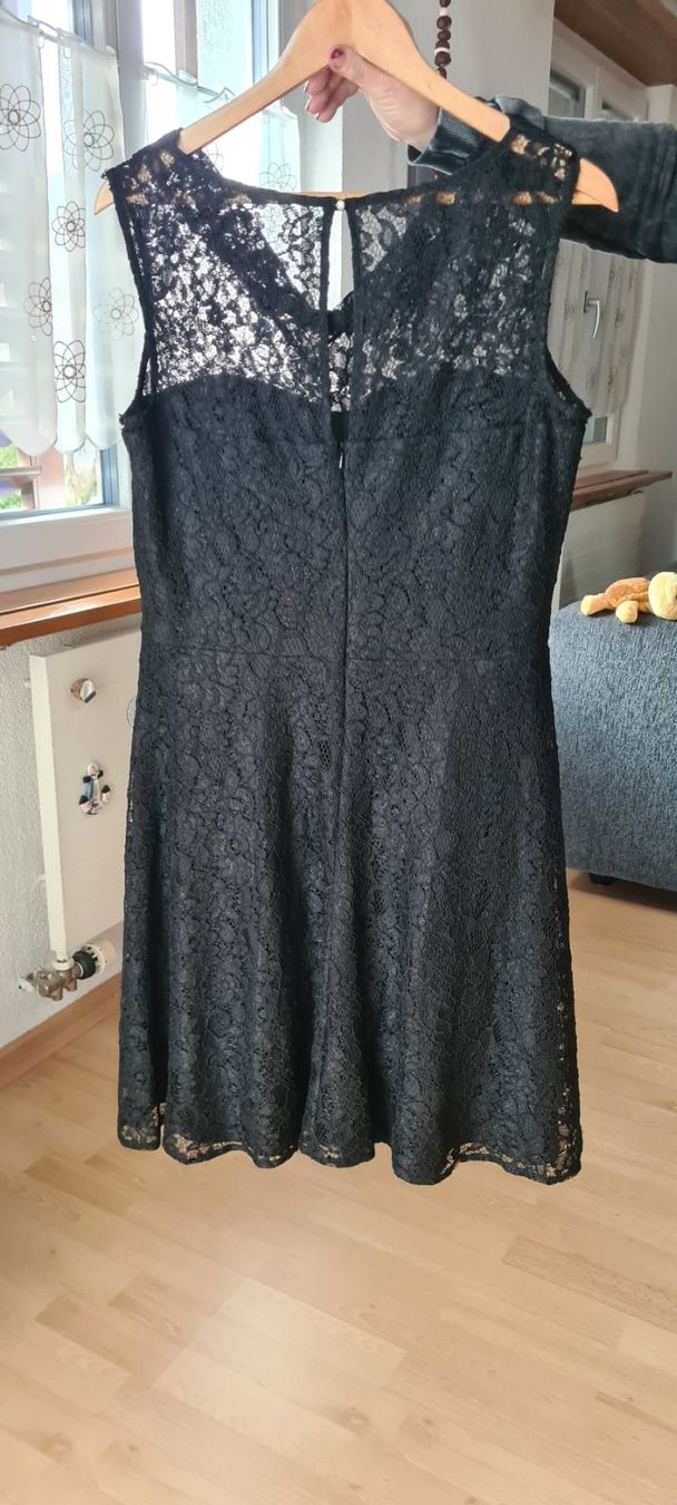 Vestiti: Kleid - 44 – Usato da Niederbipp venduto da Tamara15101995 3