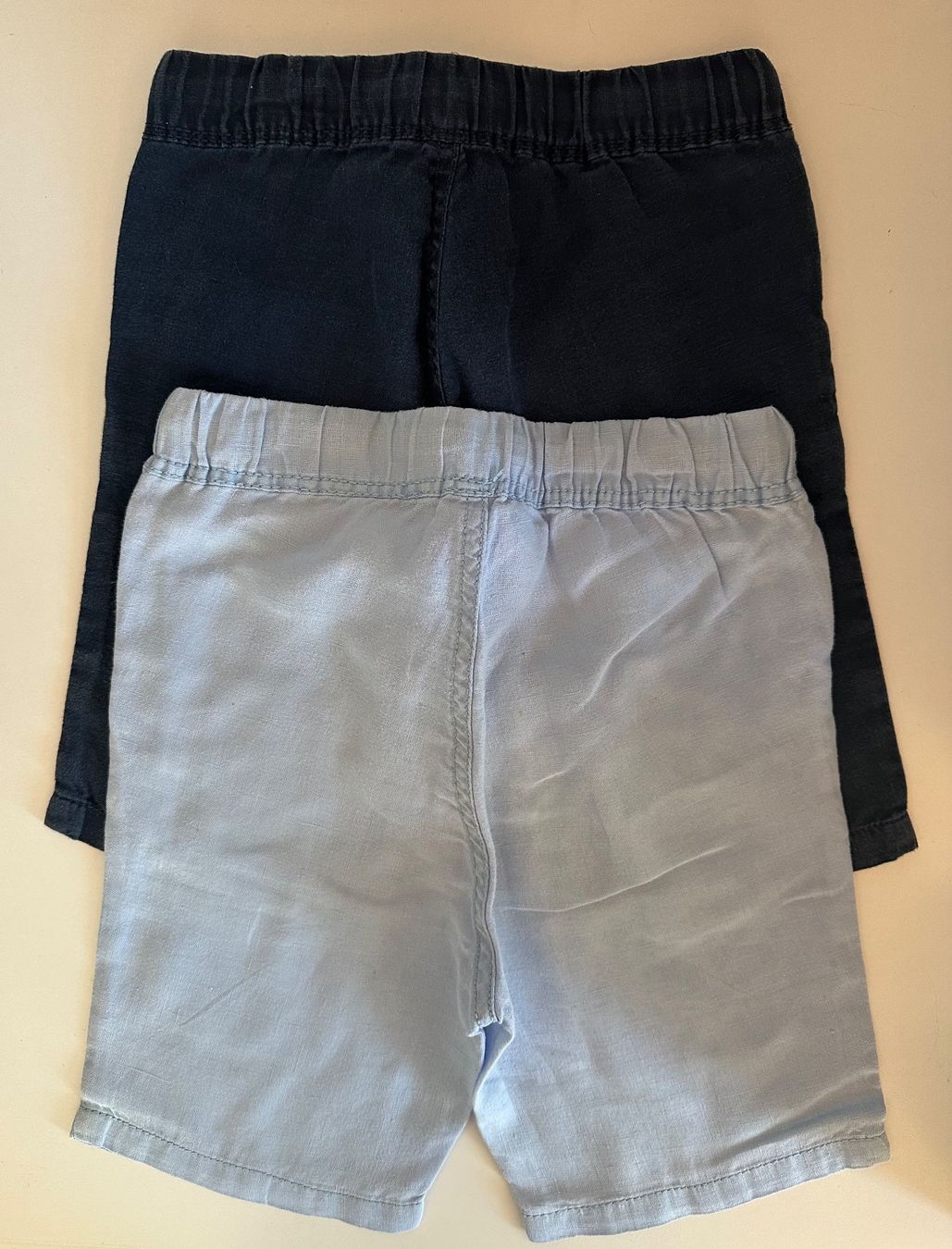 Benetton Pantaloni: 2 Bermuda in lino Benetton – Usato da Castel San Pietro venduto da Moregi 1