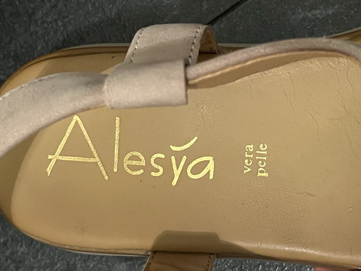 Scarpe da donna: Sandales en cuir – Usato da Lausanne venduto da micou47 4