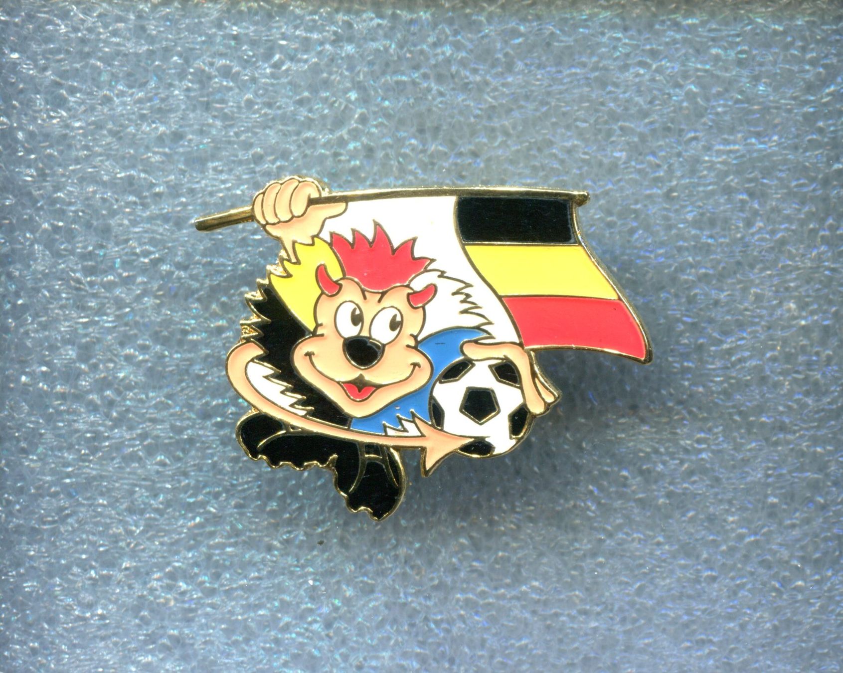 Placchette & Badge: UEFA  EURO 2000  Belgien – Usato da Winterthur venduto da Sammleroase