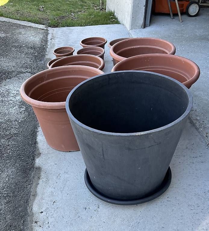 Autres: Divers pots (10 pièces) – D'occasion à Delémont par Kiko68 1