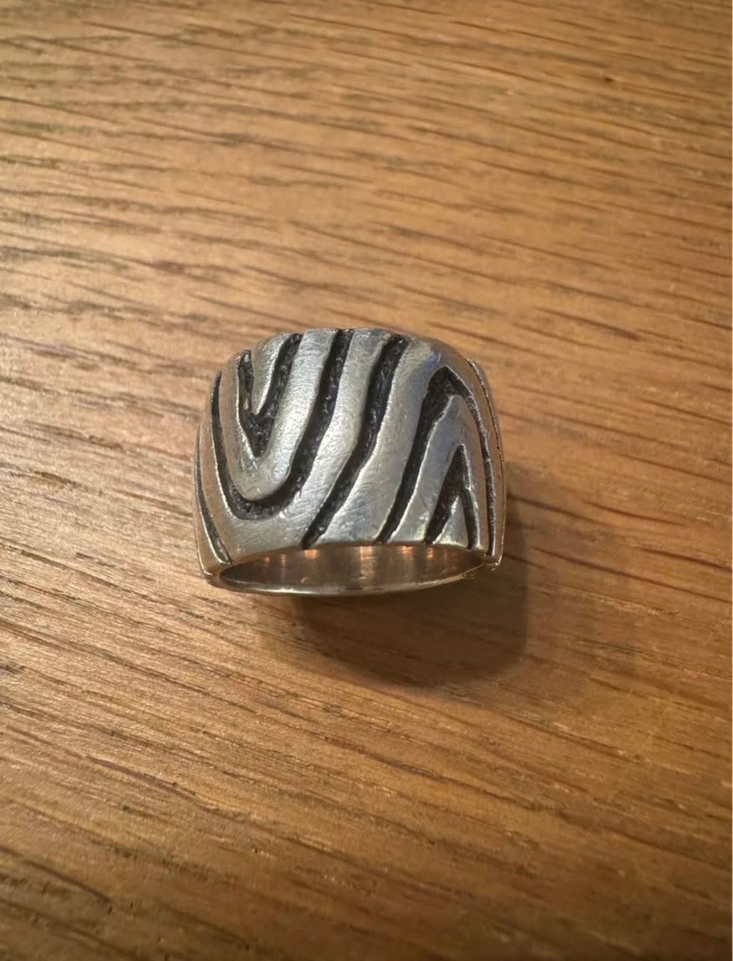 Anelli: Silber-Ring breit 925 mit schönem Muster neuwertig – Nuovo (secondo la descrizione) da Hinwil venduto da Pumuckel8