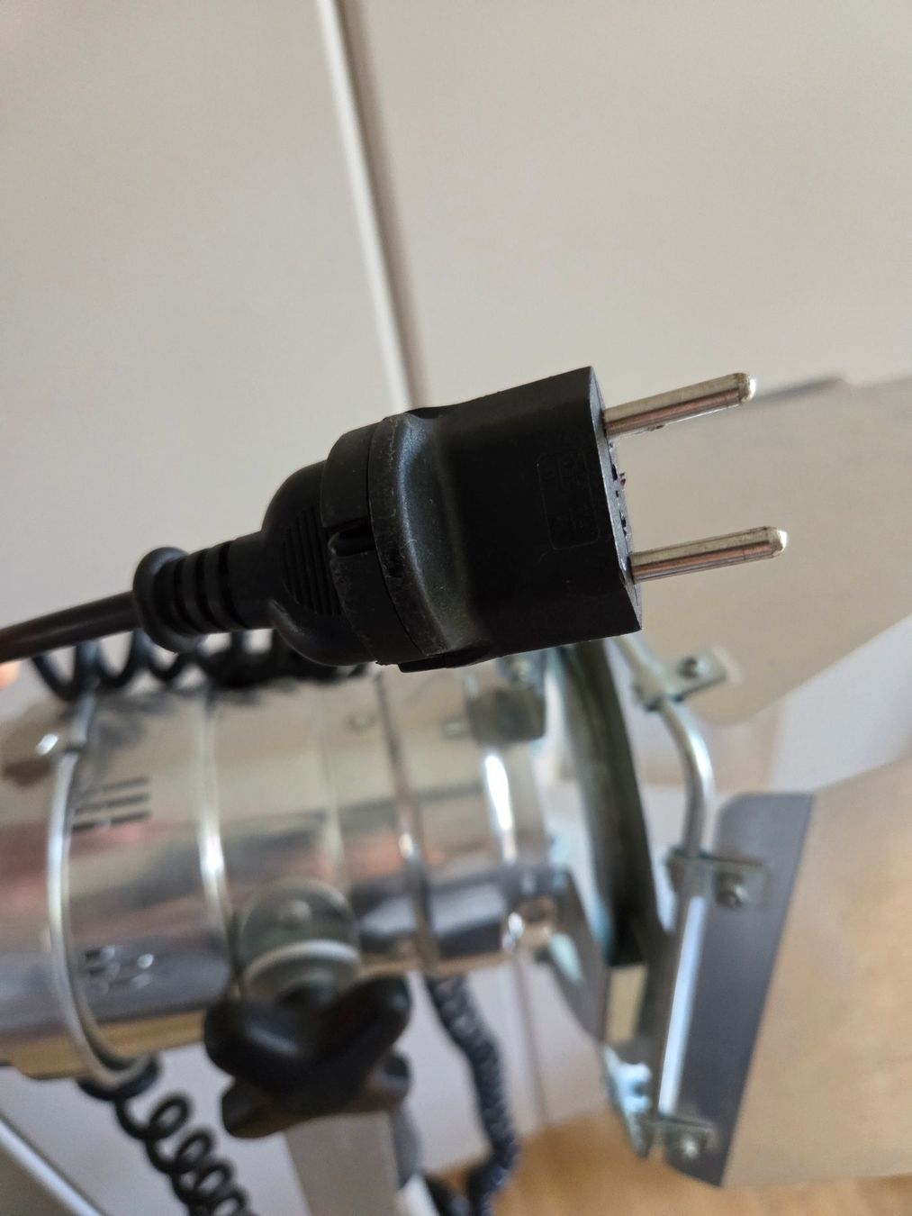Lampade: Scheinwerfer, Stehlampe, Spot mit Stativ – Usato da Winterthur venduto da Annie-Hall 3
