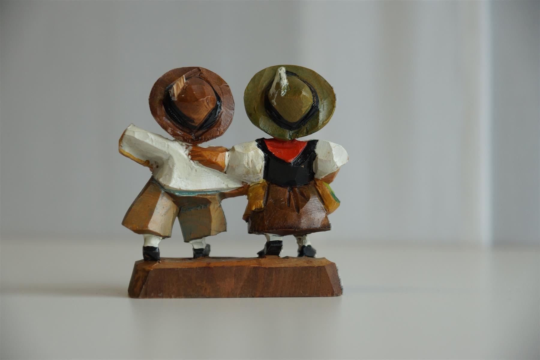 Sculture & Statue: Musizierendes Paar, geschnitzt – Nuovo e nell'imballaggio originale da Brienz BE venduto da P.Edelweiss 1