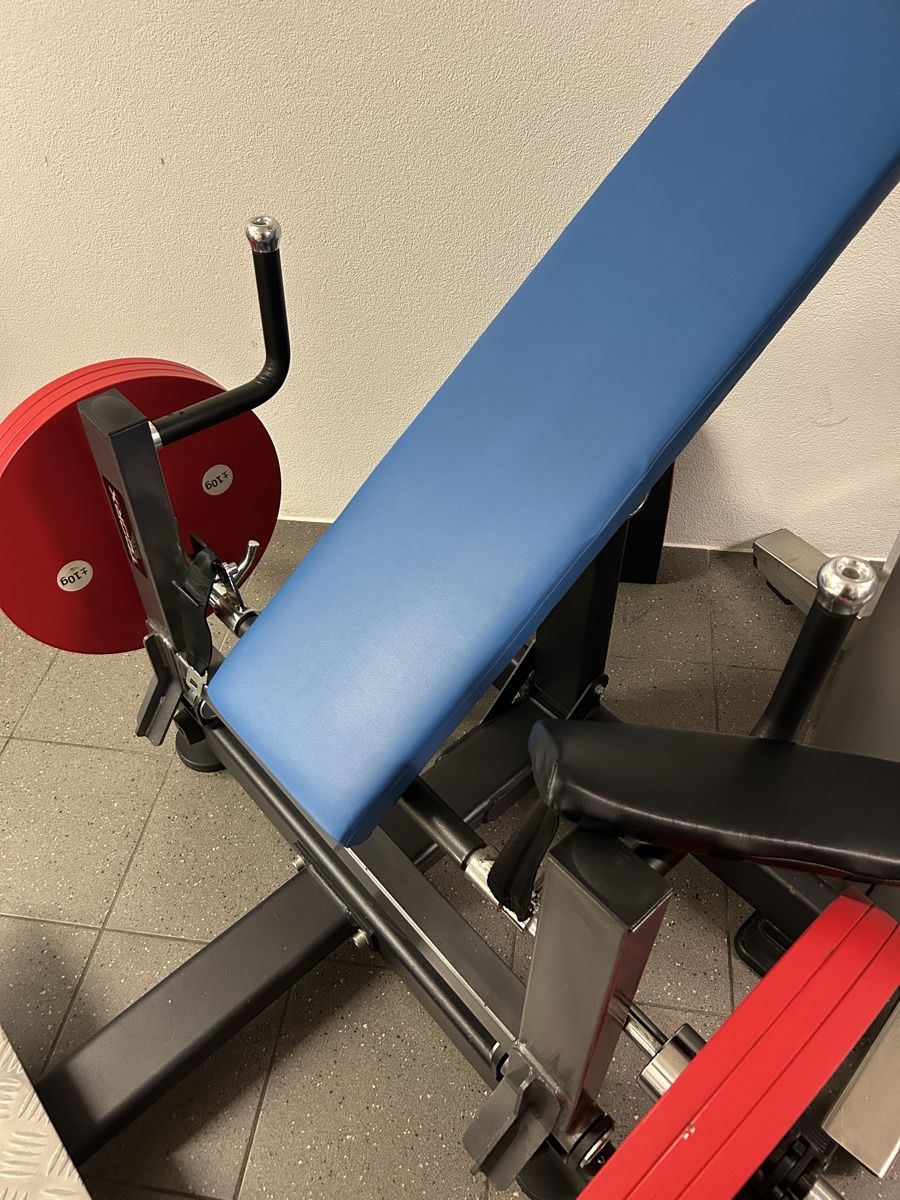 Vélos d'appartement: Hip Thrust Toorx Pro – D'occasion à Locarno par Berserkr96 2
