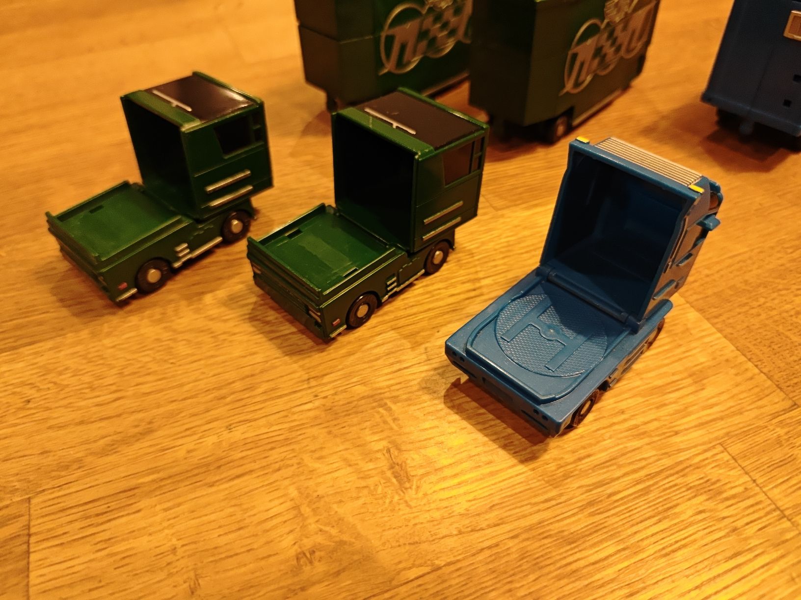 Micro Machines Spielzeuge: Micro Machines Transforming Truck – Gebraucht aus Wittenbach von stefange 1