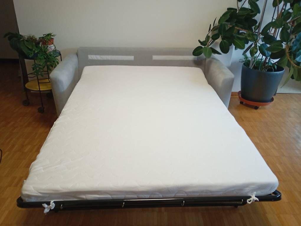Sofas: ausziehbare Couch / Schlafsofa – D'occasion à Zürich par chi_mf28 1