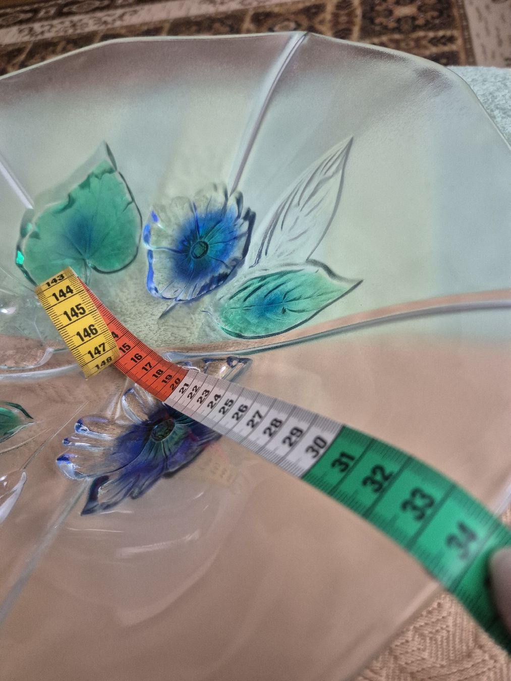 Piatti di portata: Glas Schale mit Blumen Dekor, Durchmesser ca. 34cm, Top! – Nuovo (secondo la descrizione) da Zürich venduto da mar_fh5h 2