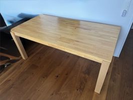Esstisch aus Holz