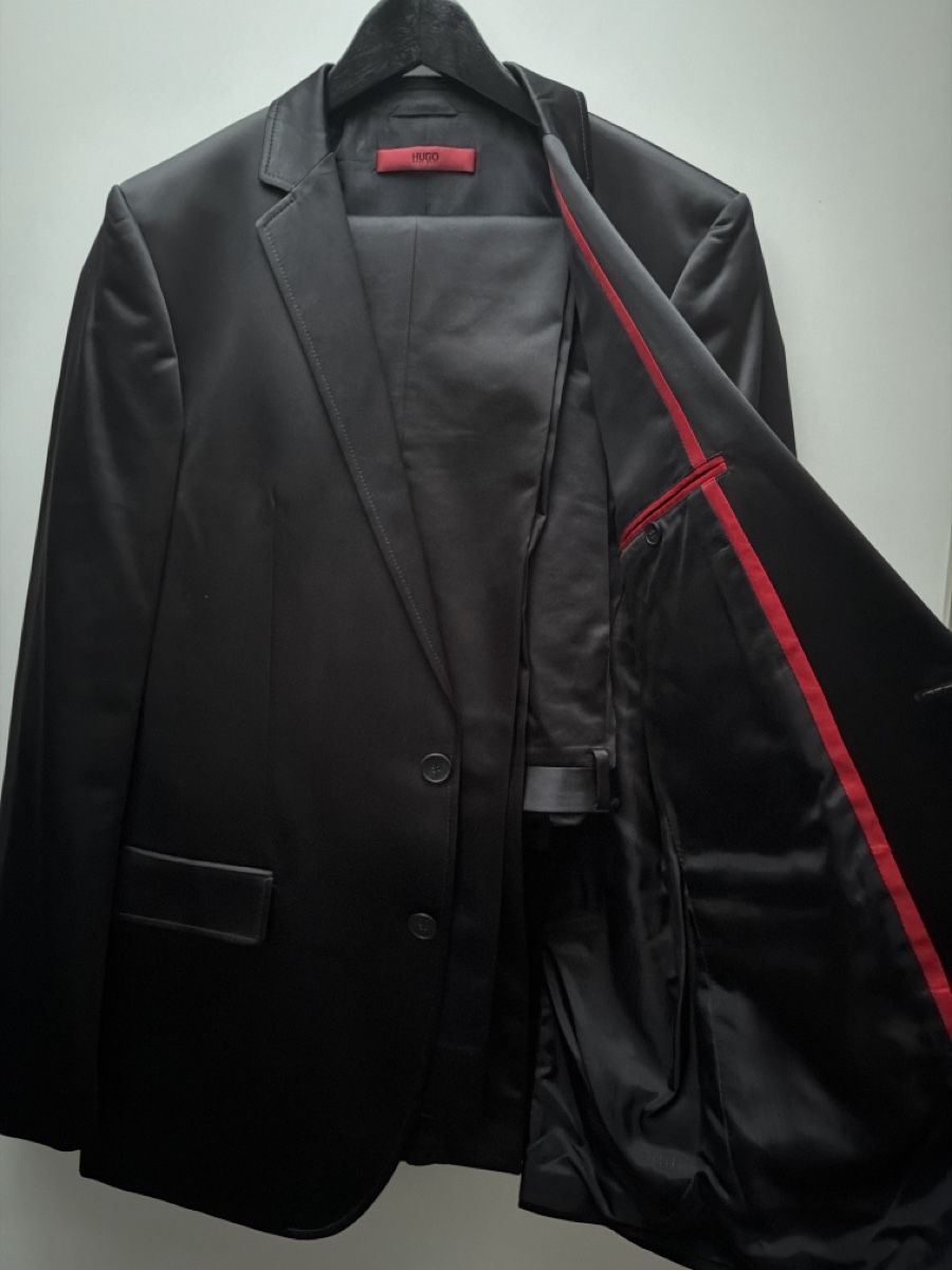 Hugo Boss Completi: Hugo Boss Anzug – Usato da Rothenthurm venduto da LaThie 1