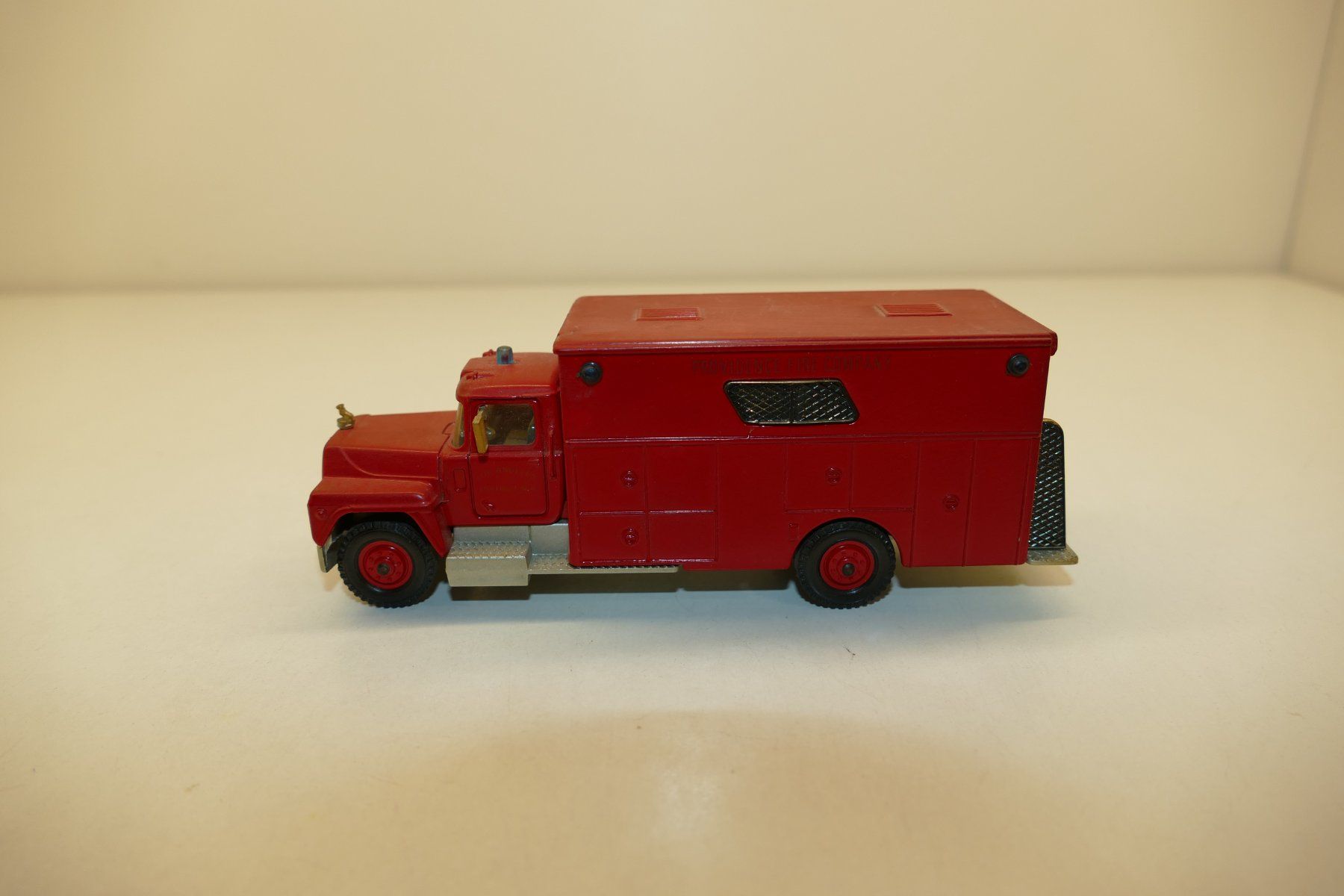 Solido Modellini d'auto: Solido 1:60: Mack Pompier – Usato da Niederhasli venduto da rail-duerst 1