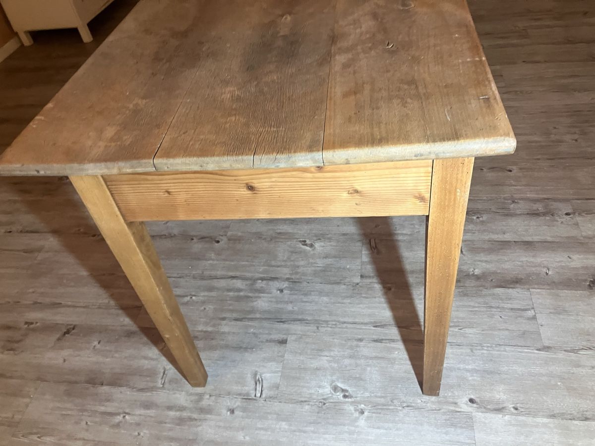 Tavoli: Antiker Holztisch – Usato da Langnau am Albis venduto da Dom72 5