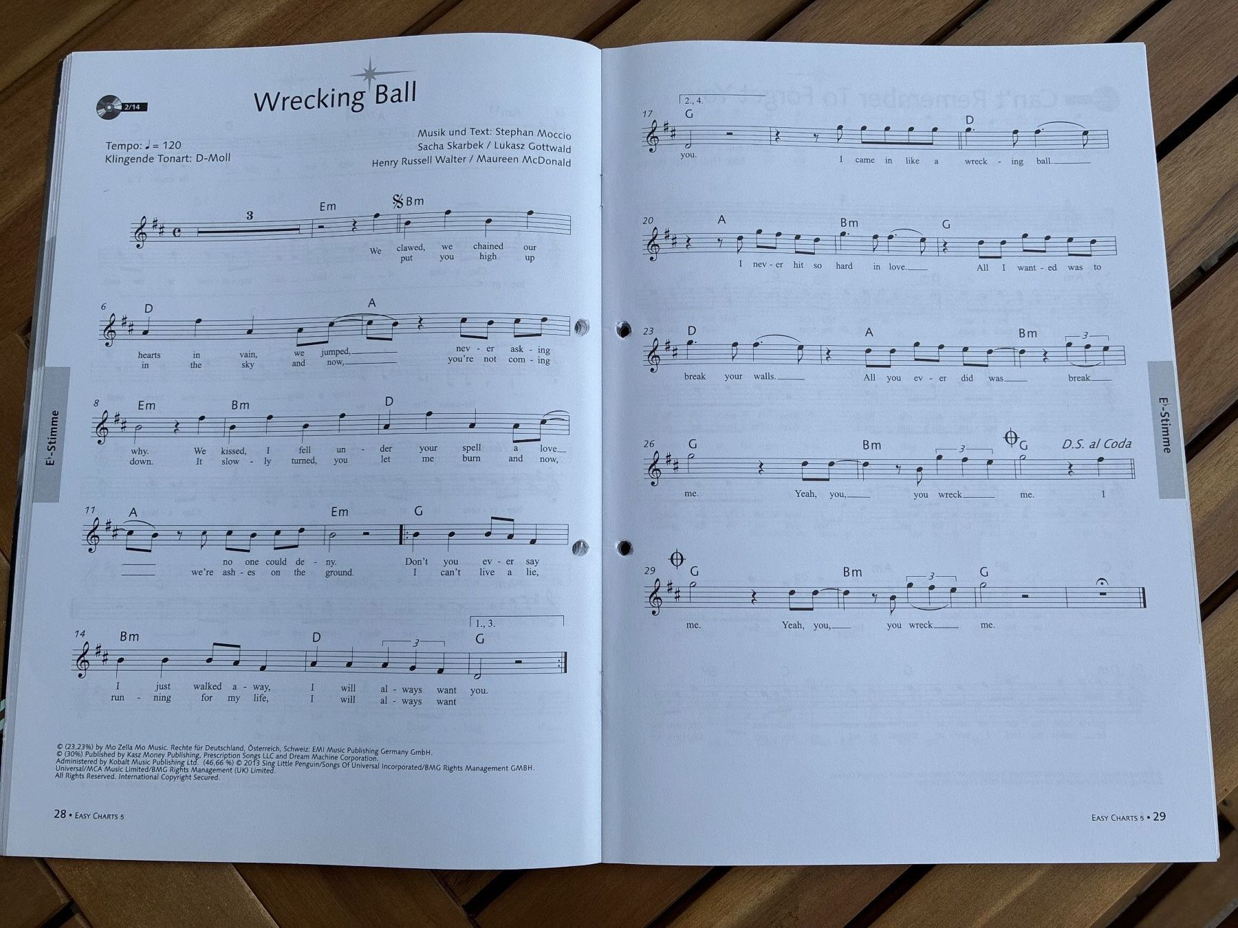 Bücher: EasyCharts Play-Along 5 Notenbuch mit CD – Gebraucht aus Guntershausen von Gloominati 3
