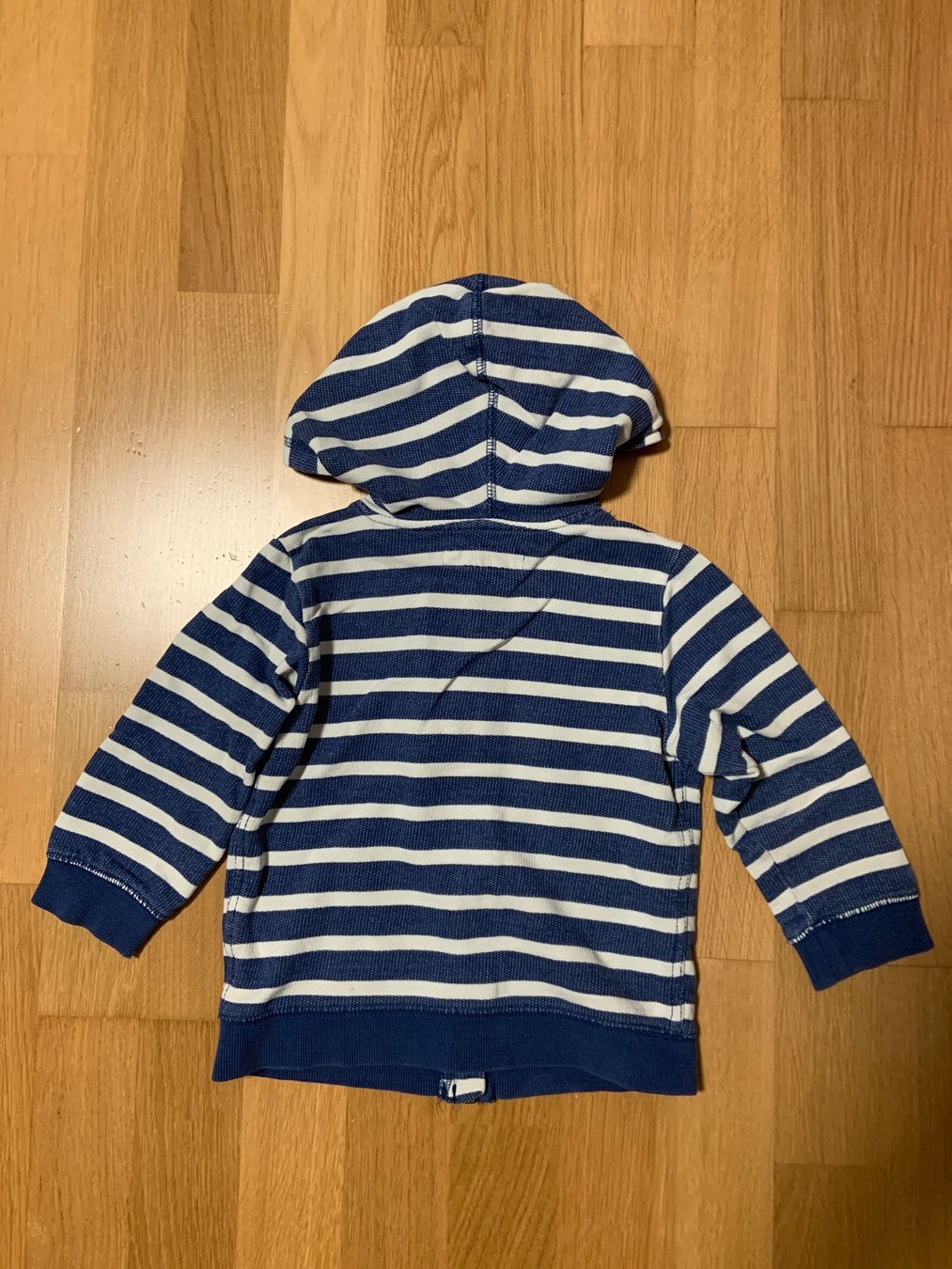 Maglioni & Felpe: Kinder Zipper / Kapuzenpullover Gr. 92 – Usato da Zürich venduto da bur_6jq9 3