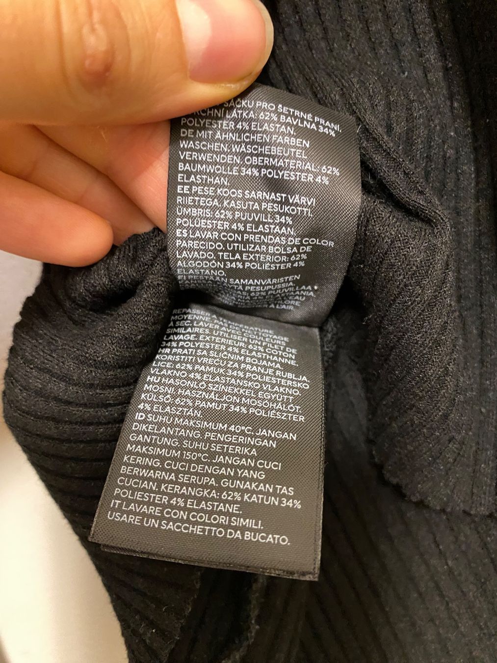 H&M Pullover & Sweatshirts: H&M kurzer Pulli L schwarz mit Kapuze – Gebraucht aus Zürich von Gamecards 6