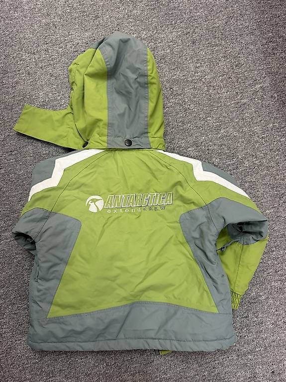 Vestes & Manteaux: Kinder Winterjacke Grösse 98 – D'occasion à Wiesendangen par patih 1