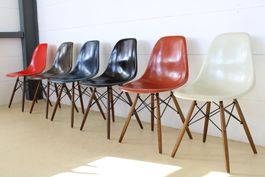 Eames Fiberglas Stühle, Hermann Miller