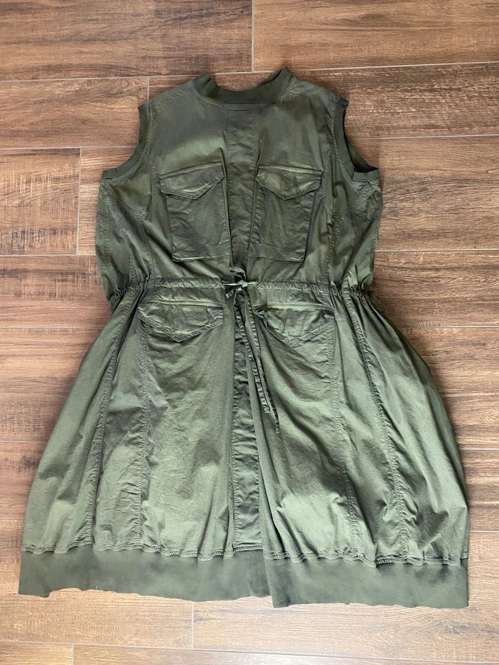 Rundholz Vestiti: Rundholz Kleid oversized olive Dip Gr. M eher XXL – Usato da Arlesheim venduto da san_w9vr 2