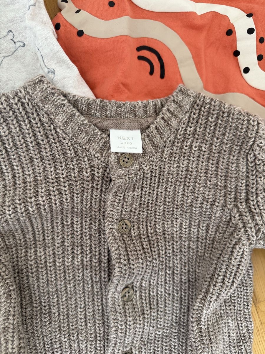 Pulls et sweat-shirts: Pullover Set/Paket Gr.92 – D'occasion à Zürich par audrey_dri 1