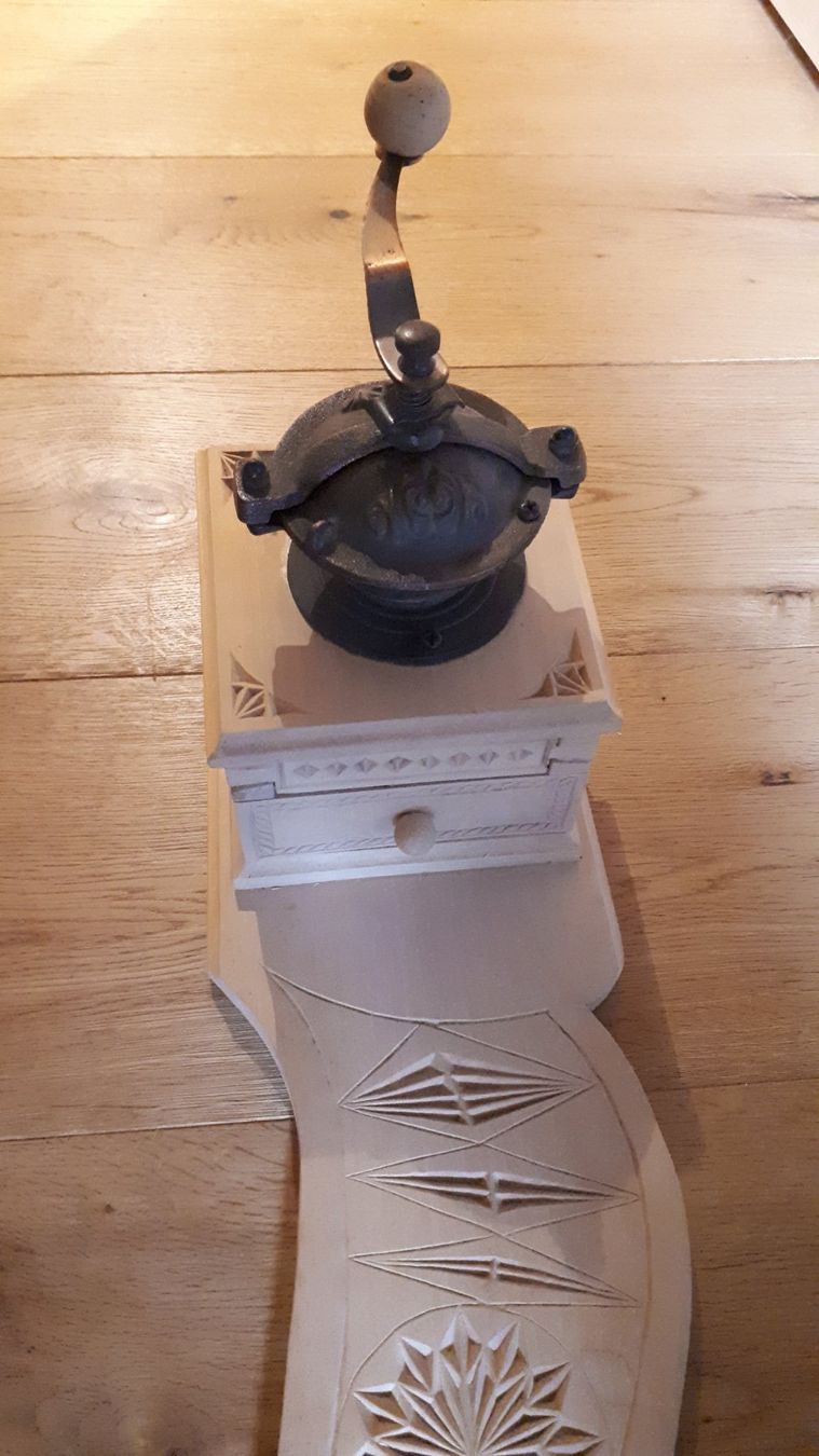 Tutte le decorazioni: Kaffeemühle Wandmodell Holz geschnitzt – Usato da Flums venduto da derfahrzeugpfleger 2