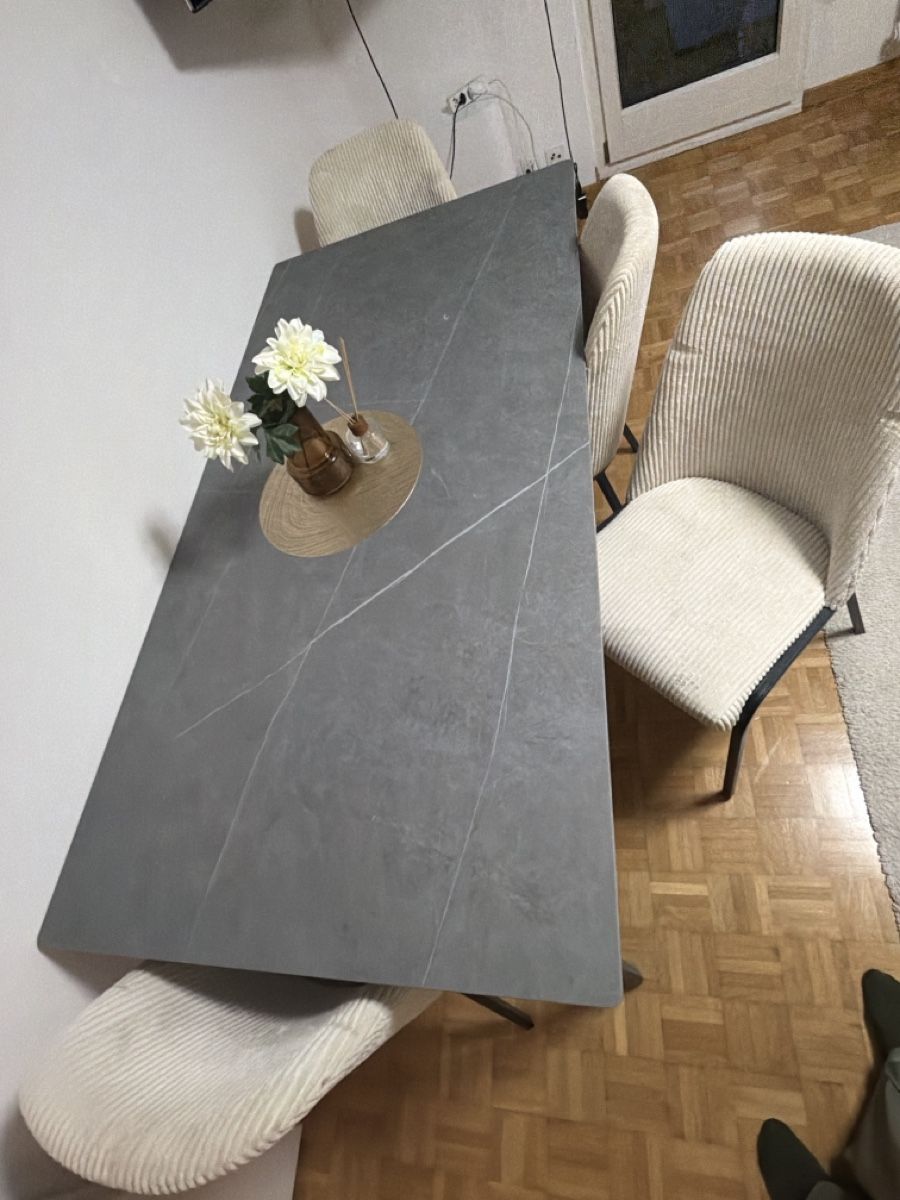 Tischgruppe: Dining Table Set with 4 Chairs Grey Stone Look Finish – Neu (gemäss Beschreibung) aus Pfäffikon ZH von say_wjn8 2