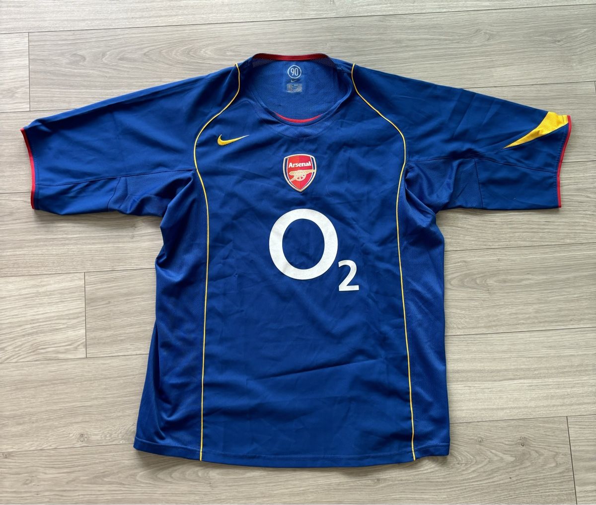 Nike Canottiere & Pantaloni: 2004-06 Arsenal Away Shirt – Usato da Castione venduto da REER
