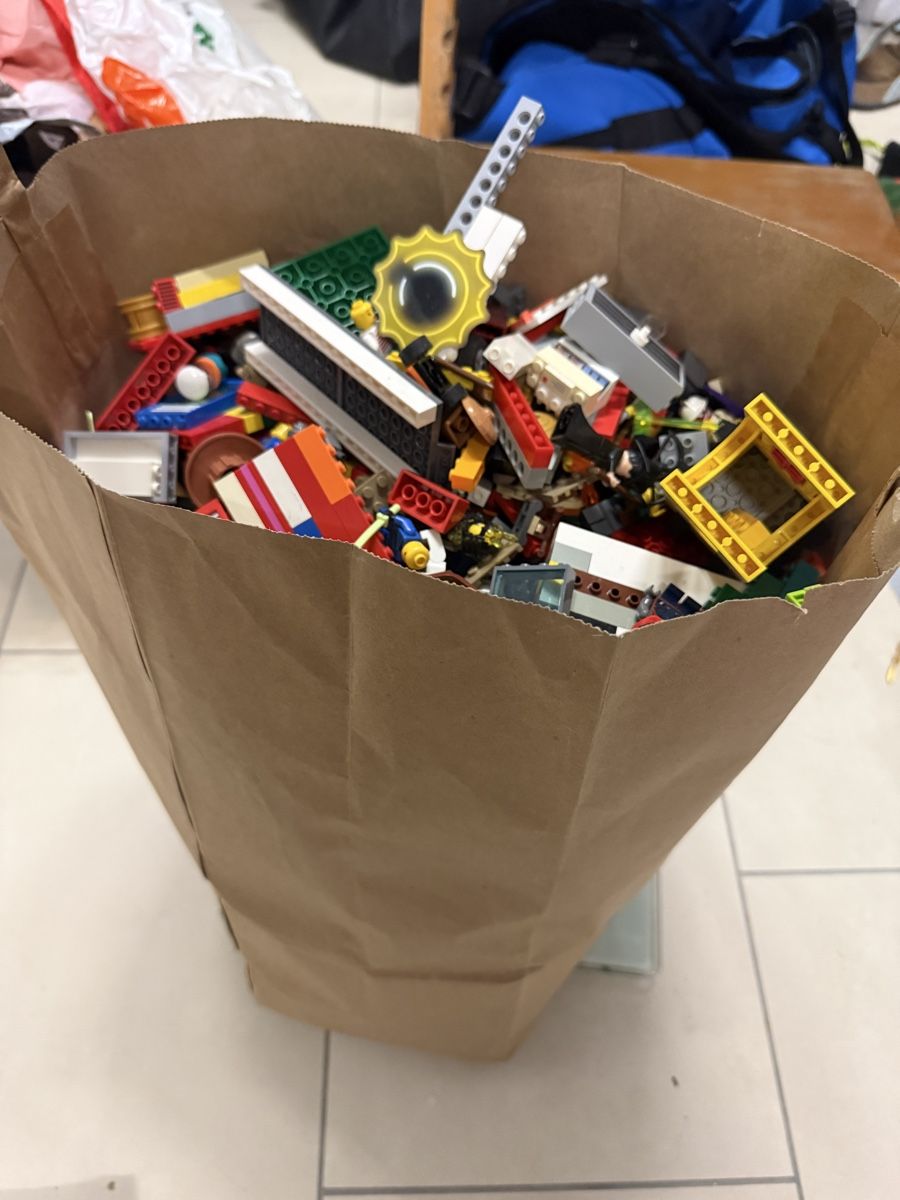 Lego Spielzeuge: Lego 8 kg Set 5 – Gebraucht aus Buttikon SZ von Kellerabteil 1