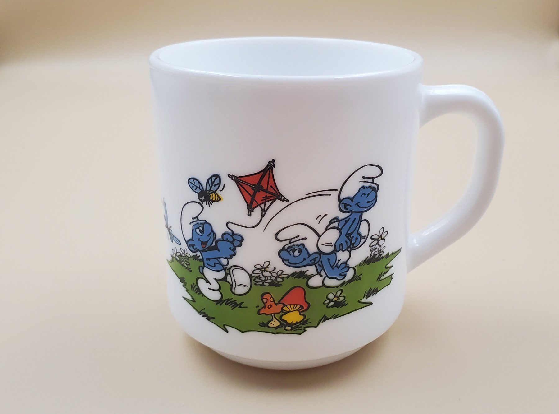 Tazze: Mug Arcopal Les Schtroumpfs vintage 1985 – Usato da Rennaz venduto da La_malle_du_dauphin 1