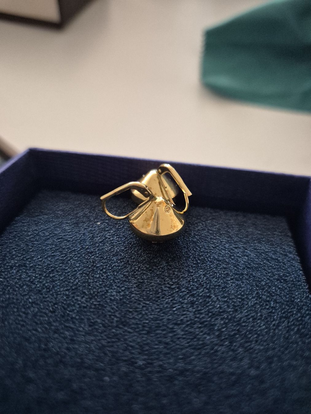 Swarovski Ohrringe & -stecker: Swarovski Ohrringe goldfarben – Gebraucht aus Wetzikon ZH von mar_8jrl 7