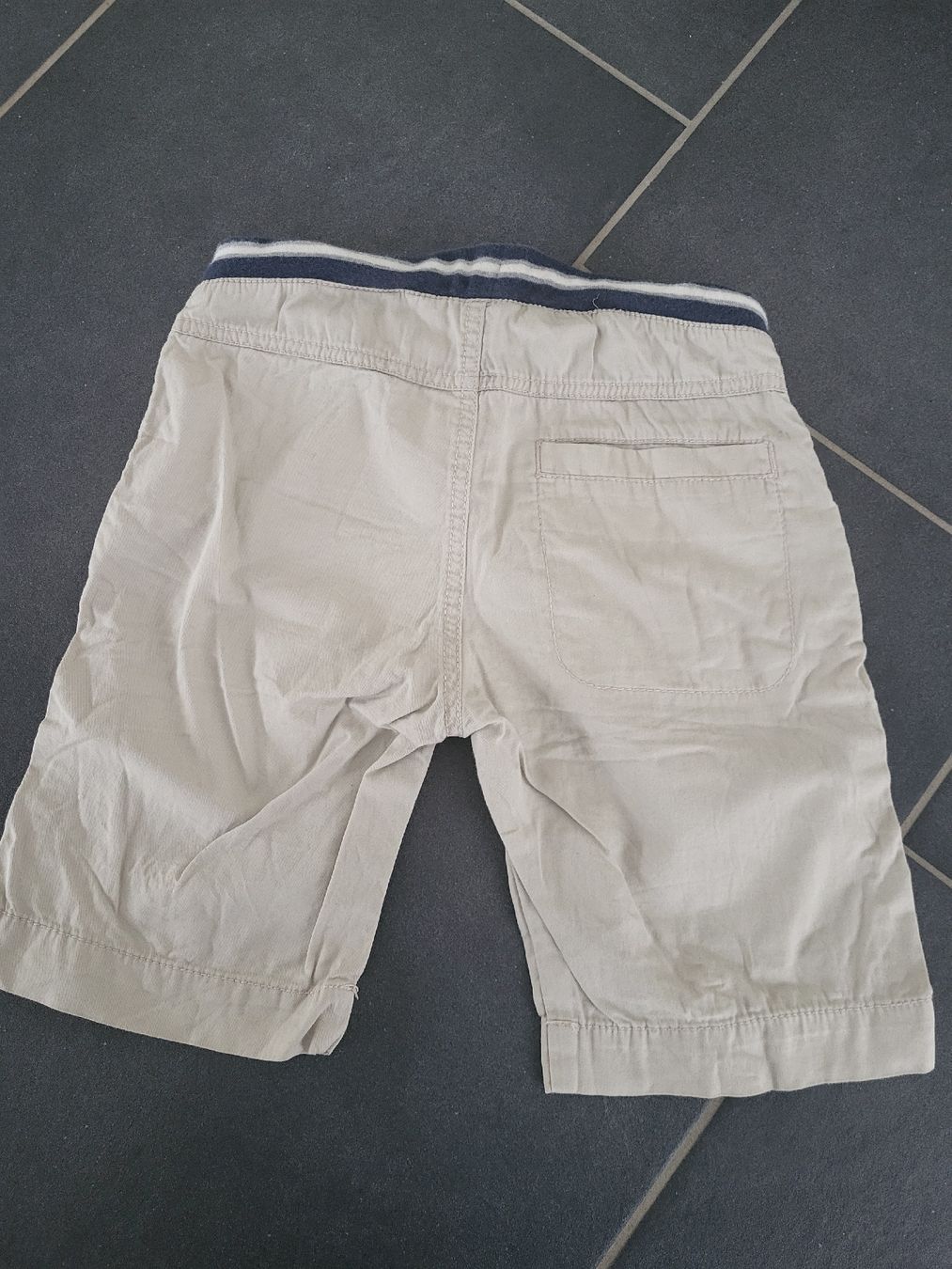 H&M Pantaloni: Shorts H&M Gr. 134 beige – Usato da Büsserach venduto da Fairprice_83 2