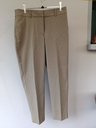 Damenhose sandfarben Gr. 40