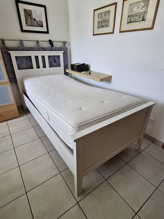 Ikea Betten: Letto singolo bianco con materasso – Gebraucht aus Giubiasco von bar_r9hz