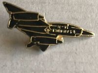 Kampfflugzeug Pin