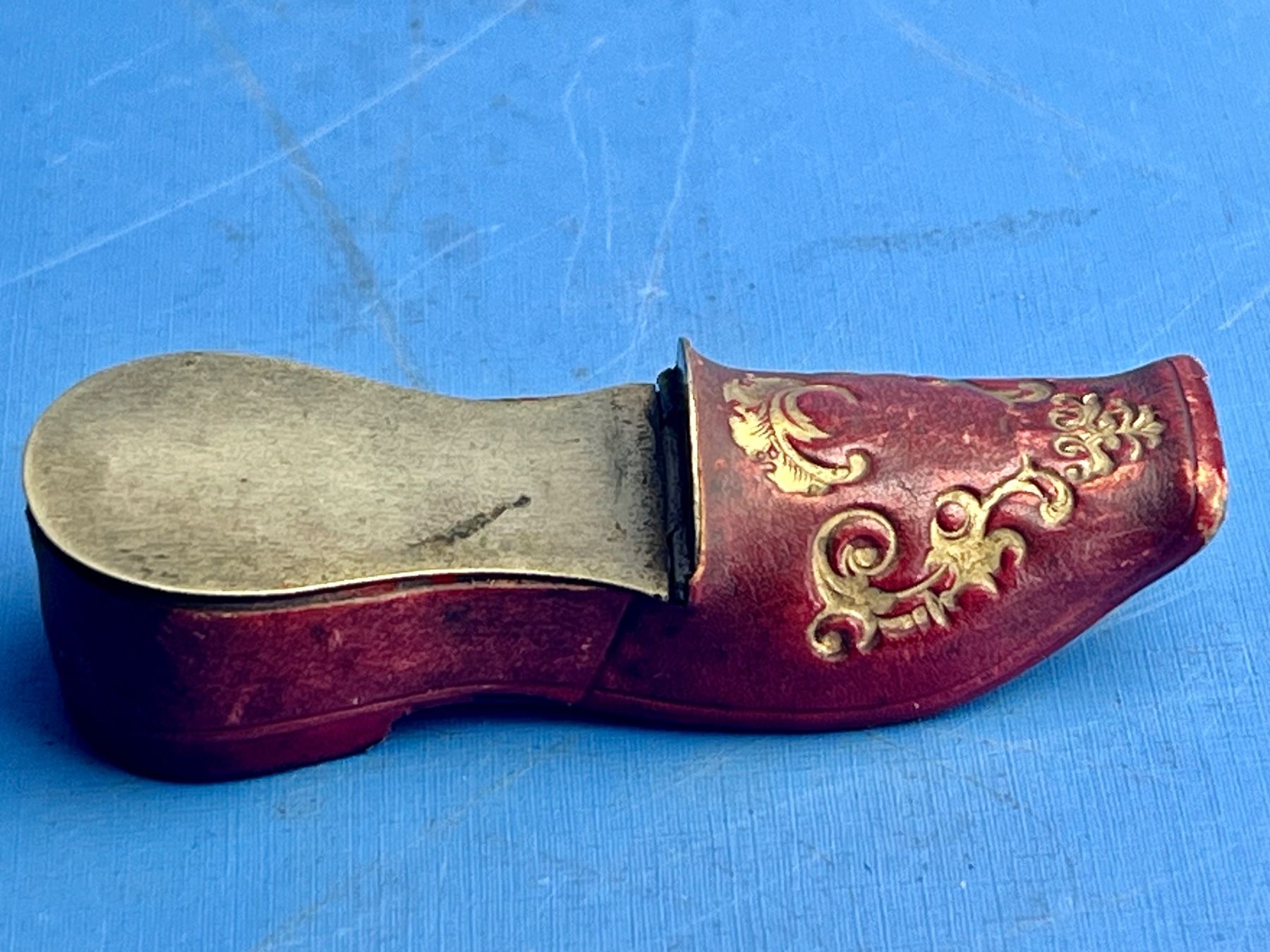 Scarpe da donna: Damenschuh als Zündholzbehälter Messing Blech Leder – Usato da Unterengstringen venduto da Gustav03 1