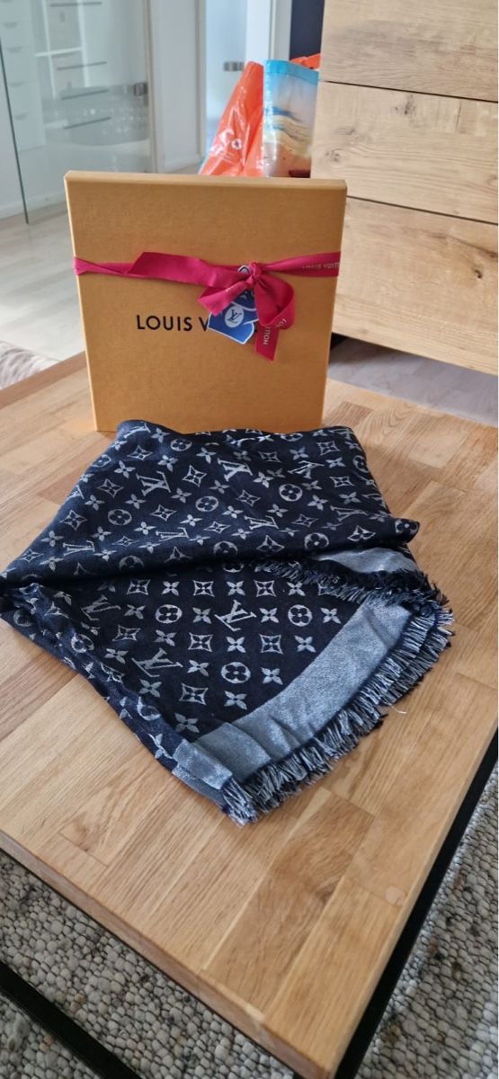 Louis Vuitton Foulard & Sciarpe: Original Louis Vuitton Schal in Original Box – Nuovo (secondo la descrizione) da Olten venduto da ale_nb2x 1